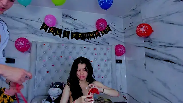 Ari_and_Storm's cam snapshot