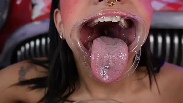 miss_collins's cam snapshot