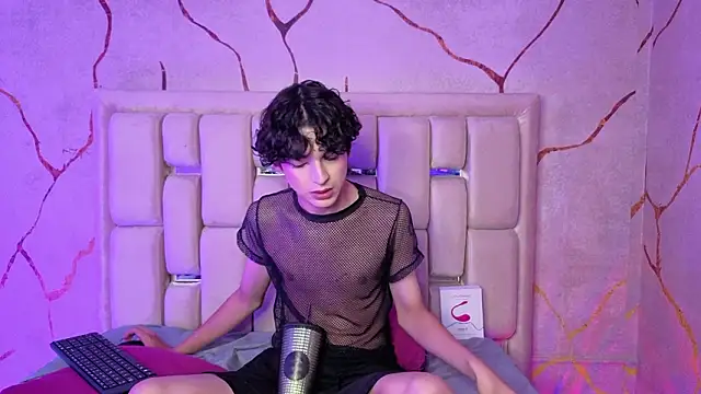 SthepanodiMonaco's cam snapshot