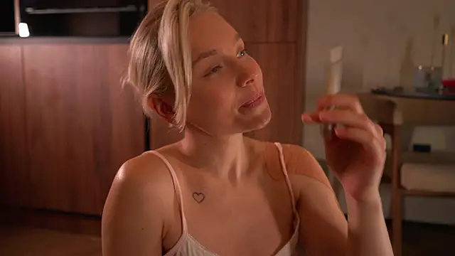 -Snowwwy- live sex cam