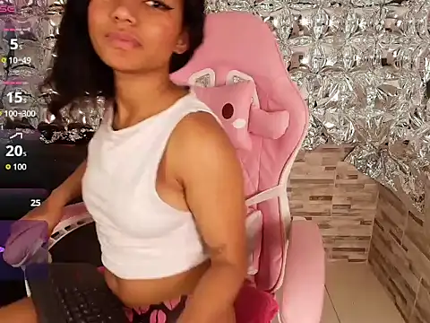 _julie_cooper's cam snapshot