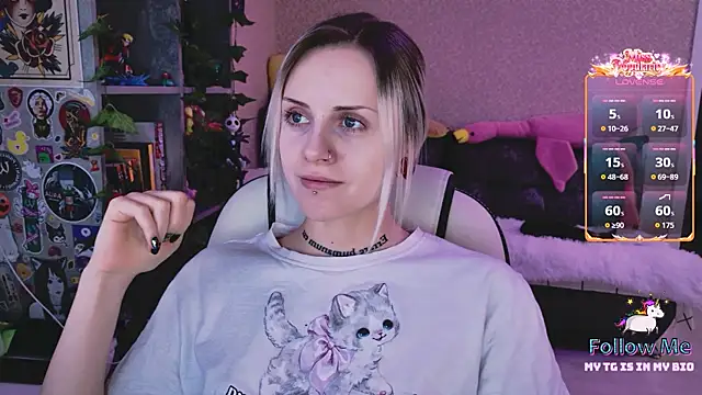 NaniMoore live sex cam