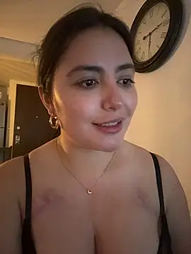 sukhakunis1 live sex cam