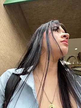 Emi_blair live sex cam