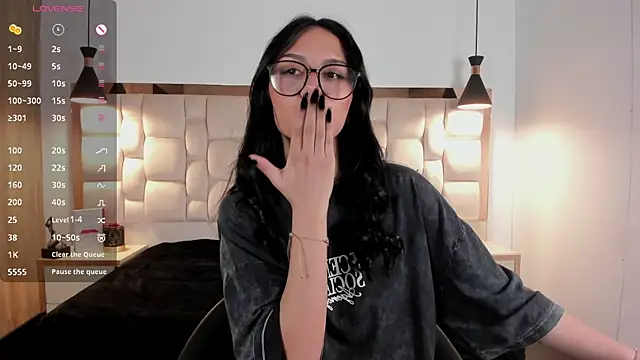 NiccolleHall's cam snapshot