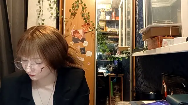 PhoebePalmer's cam snapshot