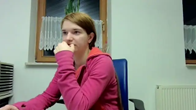 Mercedeswoman8's cam snapshot