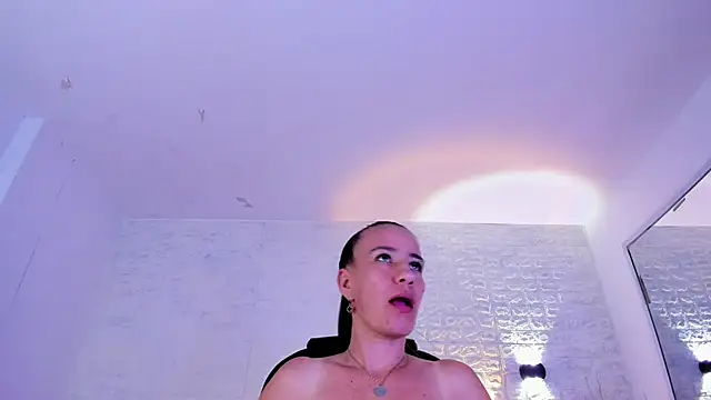 millie_brown21's cam snapshot