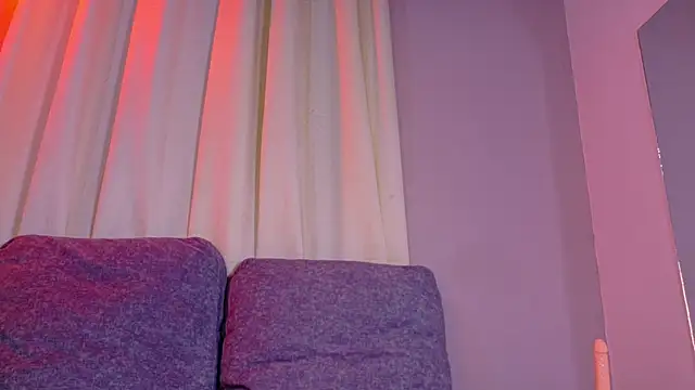 SuzyFox_'s cam snapshot