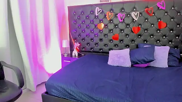 CrystalRose_40's cam snapshot