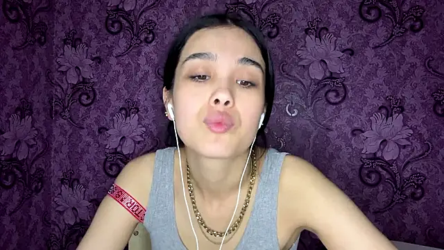 AylinBlush's cam snapshot