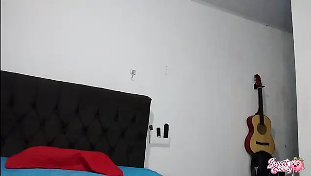 SweetGummi live sex cam