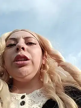 madelaine- live sex cam