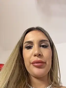 amiraroshen's cam snapshot