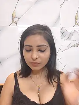 QUEEN-ADITI live sex cam