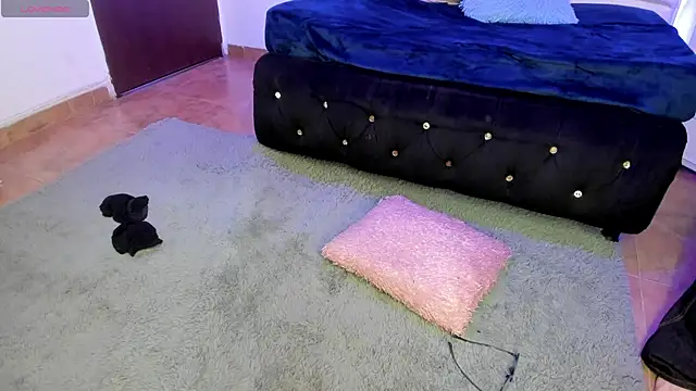 Juli_Roos_ live sex cam