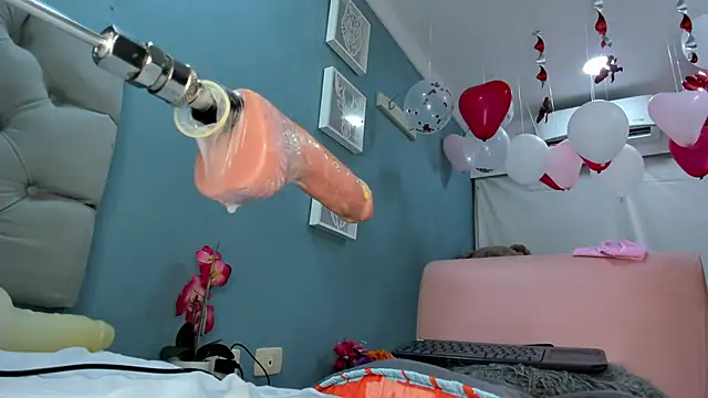 Luna_Raay's cam snapshot