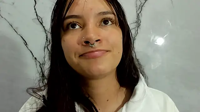 nahomy_glow's cam snapshot