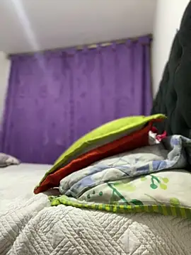 Carola-Ross live sex cam