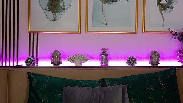 EmilyWess's cam snapshot