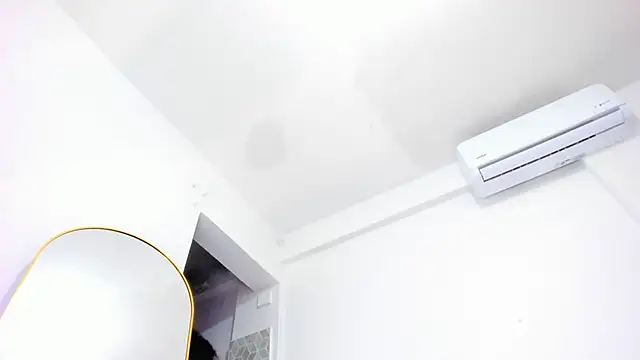 Genesiss23 live sex cam