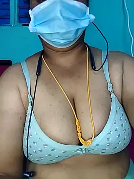 TamilSembaruthi143's cam snapshot