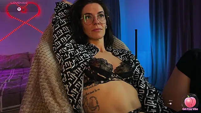 Katy_Kar's cam snapshot