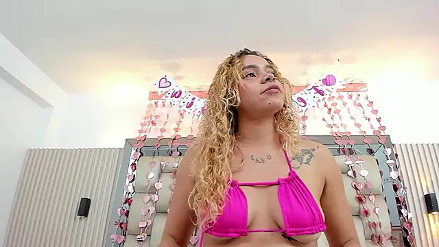 rossy_roose's cam snapshot