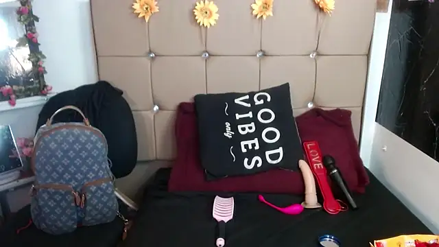 MIA__SPENCER's cam snapshot