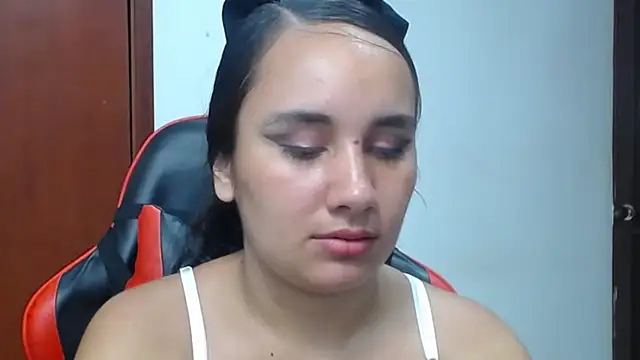 Maylin_horny19's cam snapshot