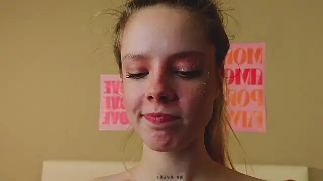 TiffinyMergist live sex cam