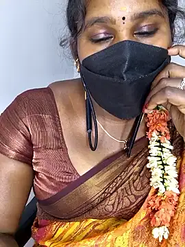 Tamil_flowergril's cam snapshot