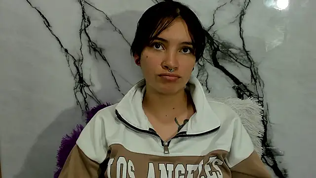 nahomy_glow's cam snapshot