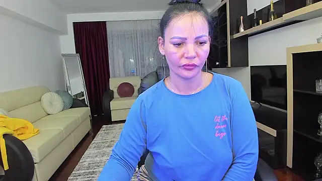 Ella_sweety00's cam snapshot