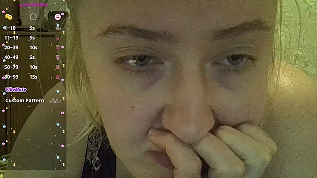 CurvyWild_Lady30's cam snapshot