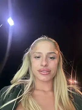 SophieVJ's cam snapshot