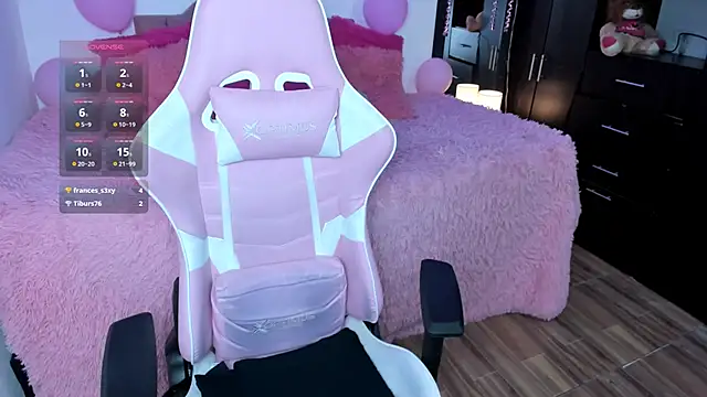 Nina_curves's cam snapshot