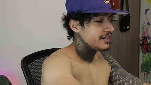 trieone's cam snapshot