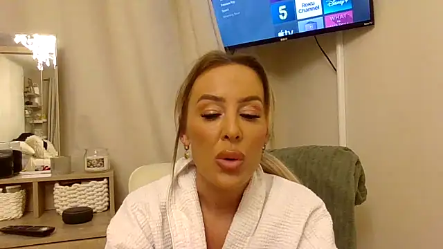 carmen-swollows's cam snapshot