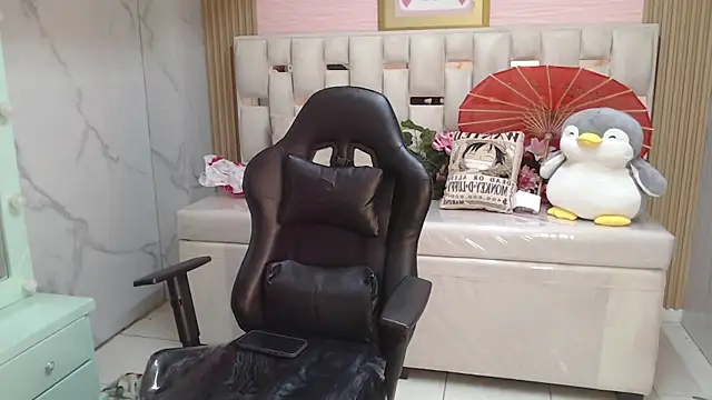 allyssa_bellini_s's cam snapshot