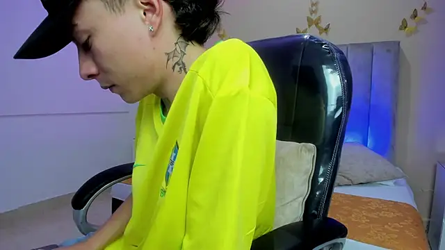 Nascary_Fox's cam snapshot