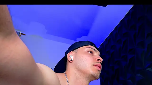 Maxwell_Dupont's cam snapshot