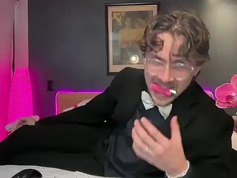 mcklister_kinky_feets's cam snapshot