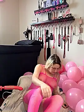 small_town_slut's cam snapshot