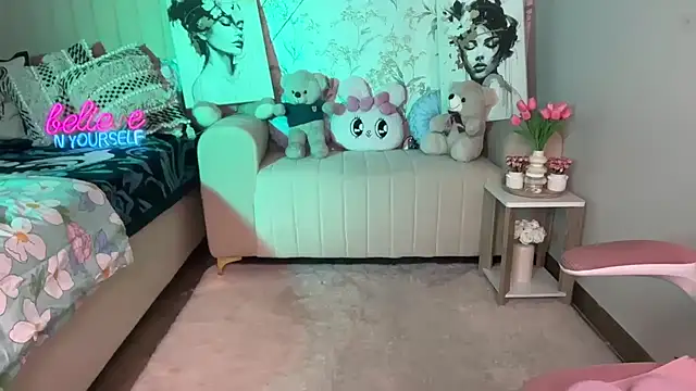 Laila_on_Fire's cam snapshot