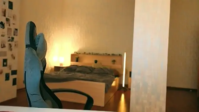 yourrdanceteacher's cam snapshot