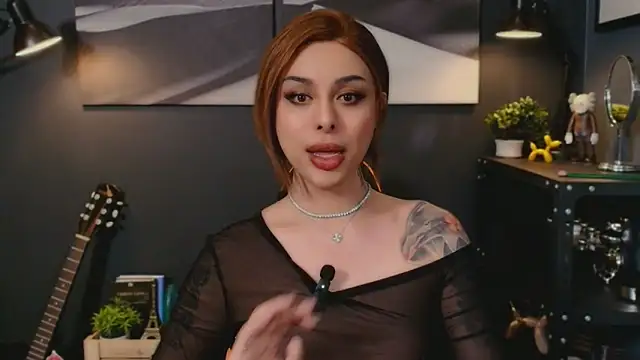 LetisiaRocks live sex cam