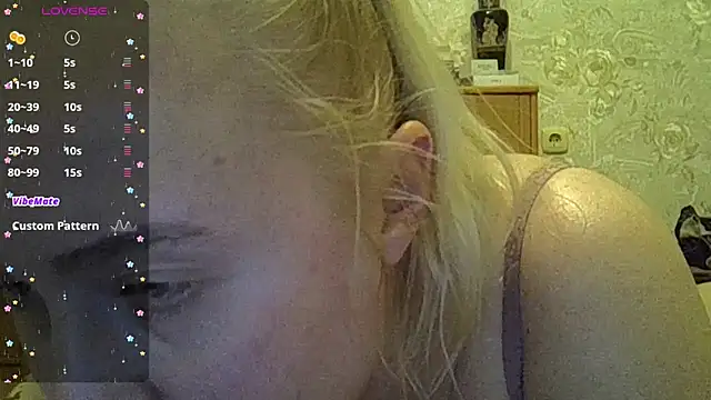 CurvyWild_Lady30's cam snapshot