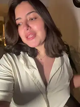 sukhakunis1 live sex cam