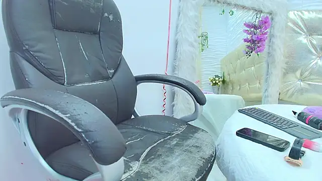 alanna_blaze's cam snapshot